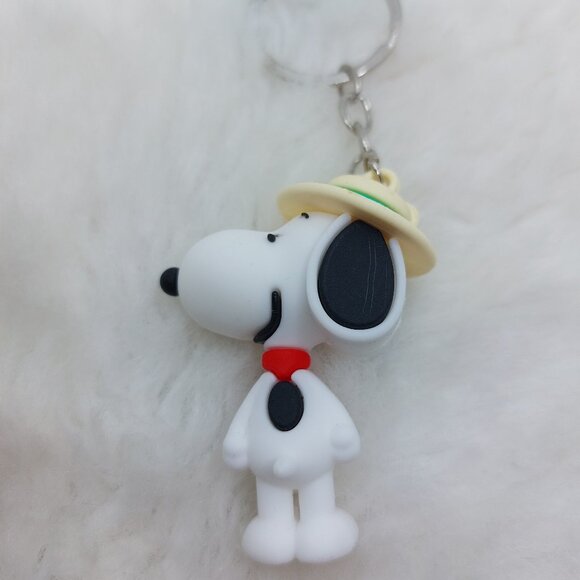 2/$19 Snoopy keychain in a safari hat - Picture 2 of 6